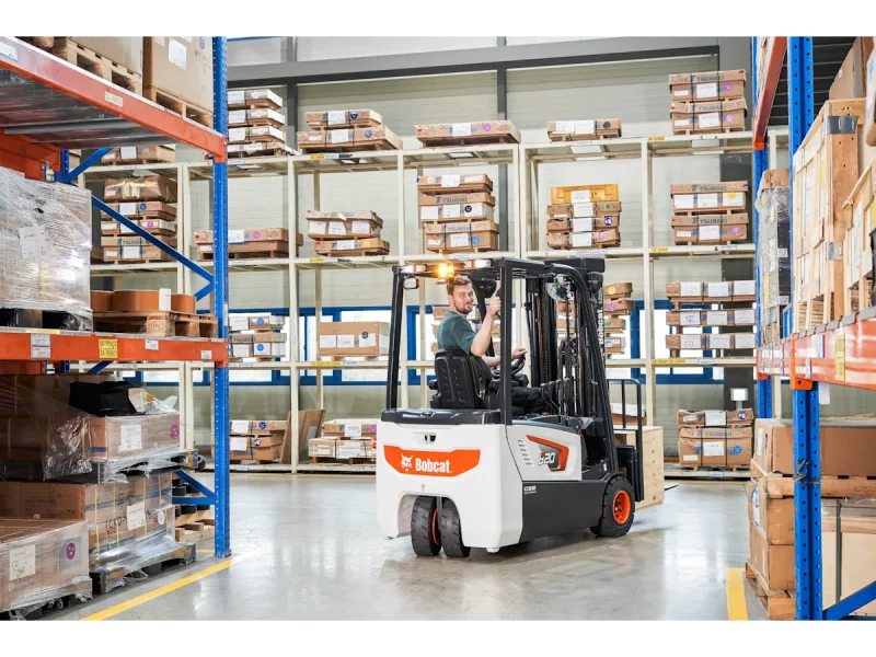 20231208-bobcat-emea-electric-forklifts-b20t-7-plus-gallery-3