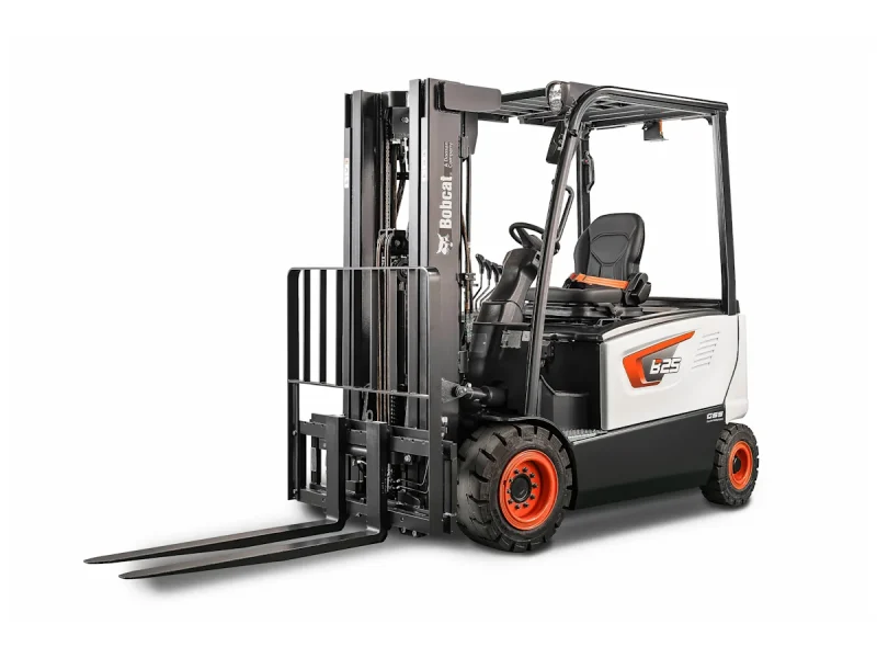 20231208-bobcat-emea-electric-forklifts-b25x-7-plus-studio-1