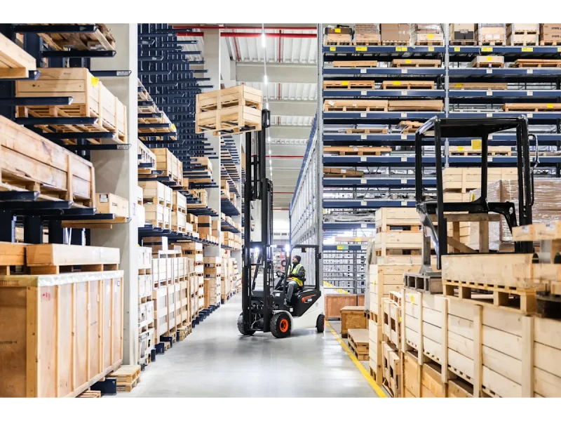 20240215-bobcat-emea-electric-forklifts-b25ns-gallery-5