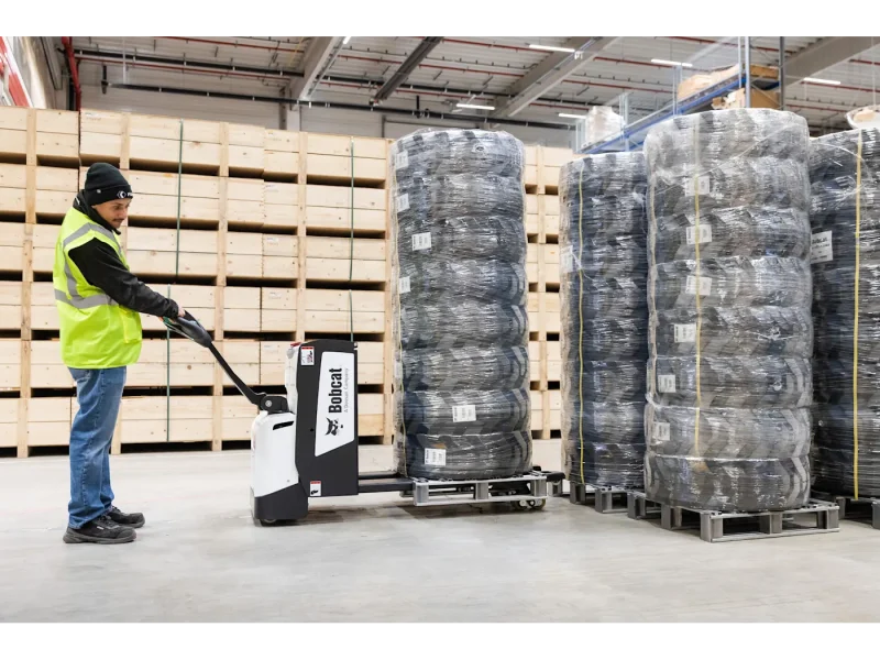 20240215-bobcat-emea-warehouse-equipment-bpm20s-7-gallery-2