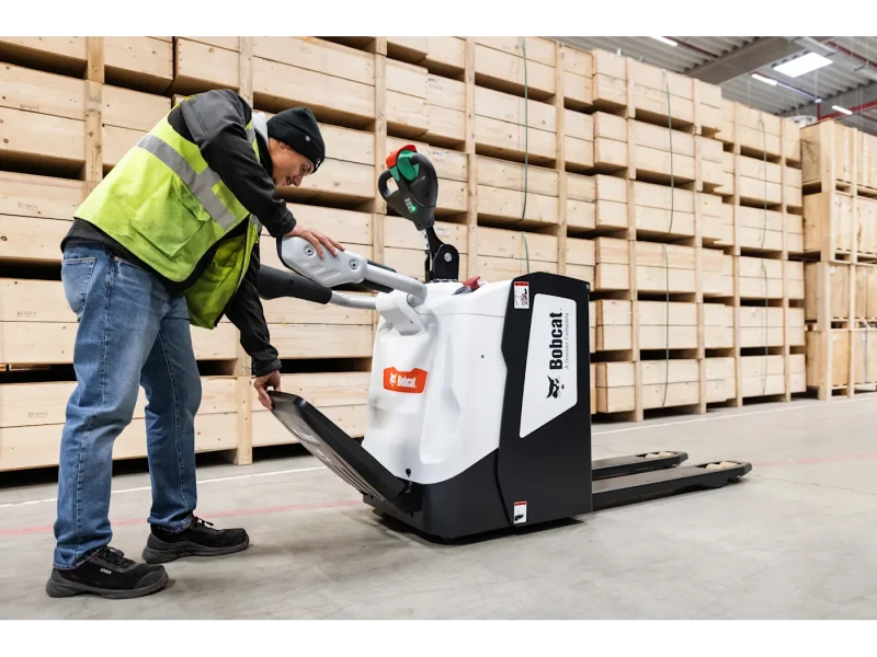 20240215-bobcat-emea-warehouse-equipment-bpr20s-7-gallery-3