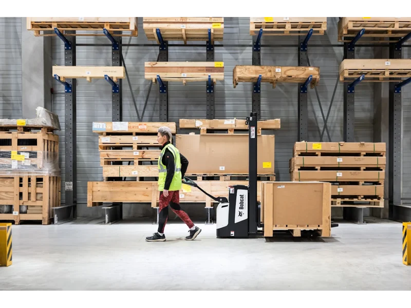 20240227-bobcat-emea-warehouse-equipment-bsl13s-7c-gallery-3